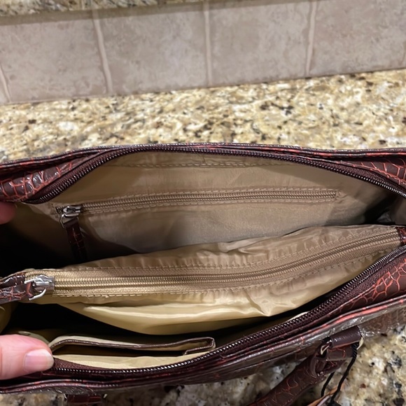 Beautiful Croc embossed genuine leather purse.  OS - Picture 5 of 11